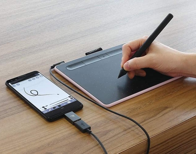 Wacom Intuos drawing tablet compatible with android smartphone